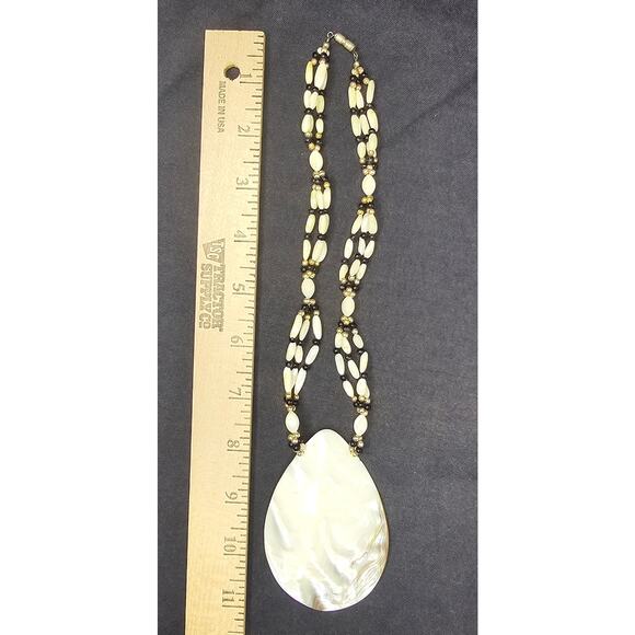 Mother of Pearl Shell Multi Strand NECKLACE Costume Jewelry Medallion Vintage - Picture 3 of 6